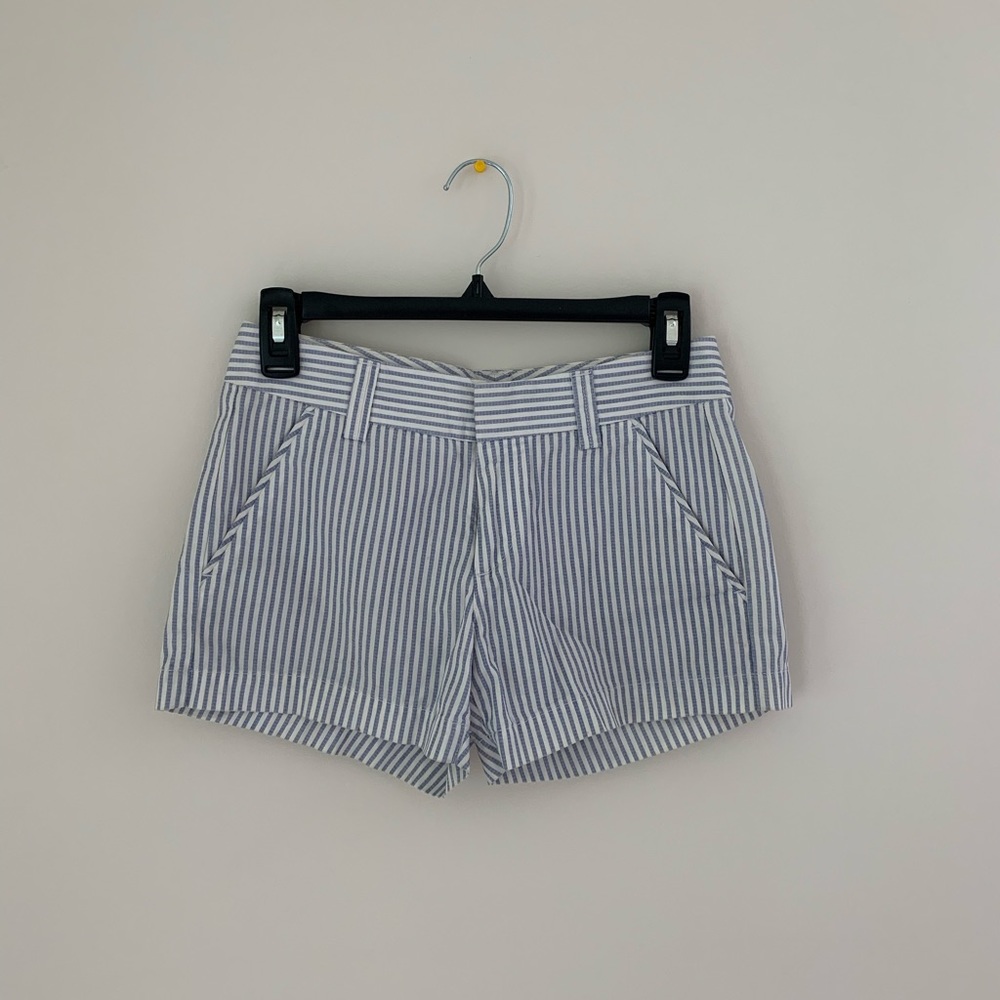 Cute Uniqlo blue stripe shorts for summer